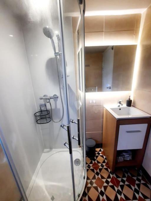 Alross Studio Flat / Private Bathroom London Exterior photo